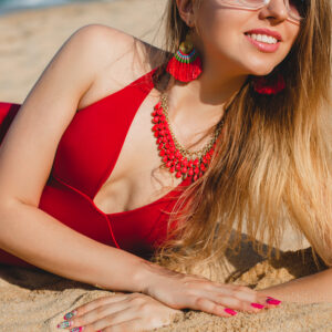 Які купальники роблять фігуру стрункішою?